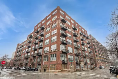 1500 W Monroe St #312, Chicago, IL 60607
