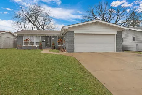 3517 Newcastle Rd, Waukegan, IL 60087