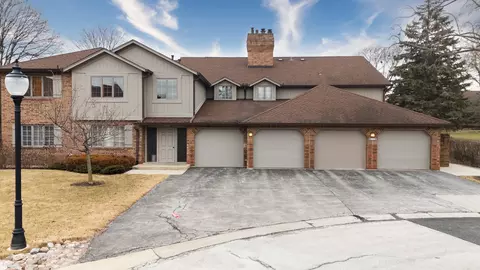 7920 W Lakeview Ct #2A, Palos Heights, IL 60463