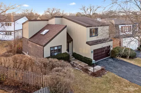 2421 Brian Dr, Northbrook, IL 60062 photo 3