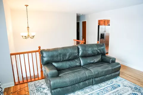 Living - 1680 Chippendale Rd, Hoffman Estates, IL 60169 photo 2 of 4