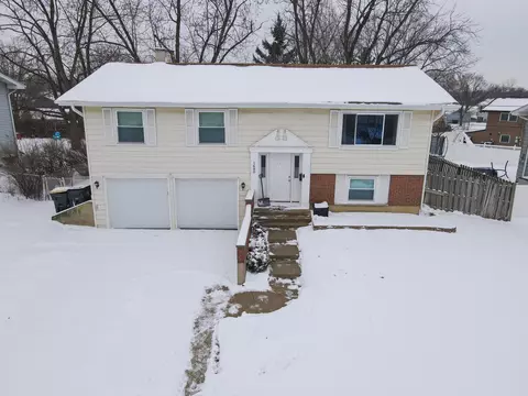 1680 Chippendale Rd, Hoffman Estates, IL 60169