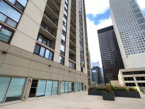 200 N Dearborn St #1001, Chicago, IL 60601