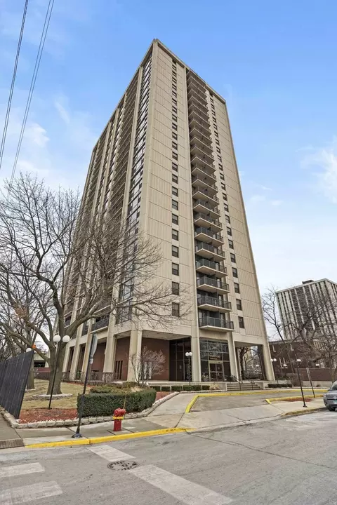 2605 S Indiana Ave #2003, Chicago, IL 60616