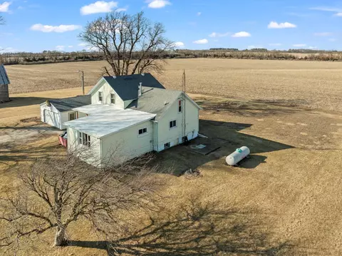1268 E 2000 North Rd, Roberts, IL 60962 photo 3