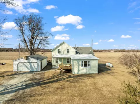 1268 E 2000 North Rd, Roberts, IL 60962