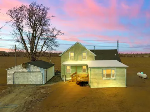 1268 E 2000 North Rd, Roberts, IL 60962 photo 2