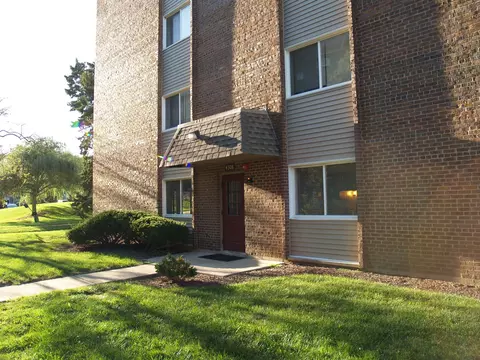 4508 Beau Monde Dr #2, Lisle, IL 60532
