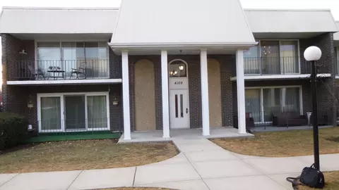 4108 W 99th St #D, Oak Lawn, IL 60453