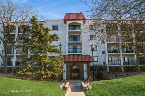 350 Plum Creek Dr #111, Wheeling, IL 60090