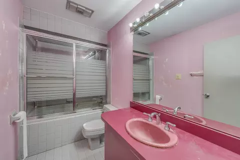 Bath - 444 Vita Dr, Wheeling, IL 60090 photo 3 of 3