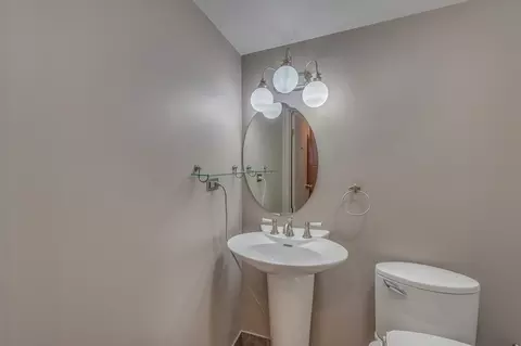 Bath - 444 Vita Dr, Wheeling, IL 60090 photo 1 of 3
