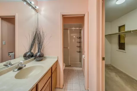 Bath - 444 Vita Dr, Wheeling, IL 60090 photo 2 of 3