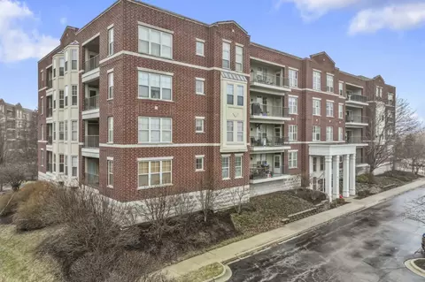 715 Astor Ln #201, Wheeling, IL 60090
