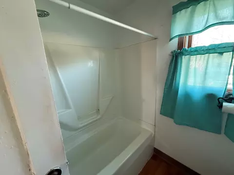 Bath - 512 E 9th St, Rock Falls, IL 61071 photo 2 of 2