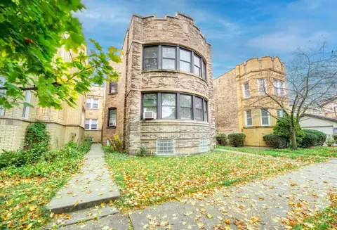 6738 N Rockwell St, Chicago, IL 60645