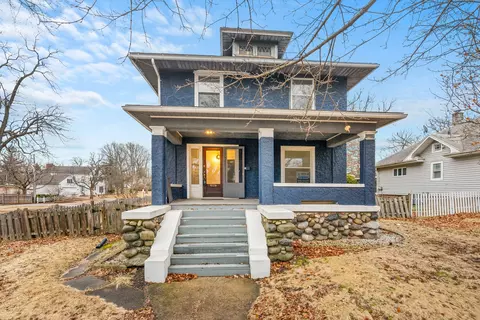 907 N Jefferson St, Harvard, IL 60033