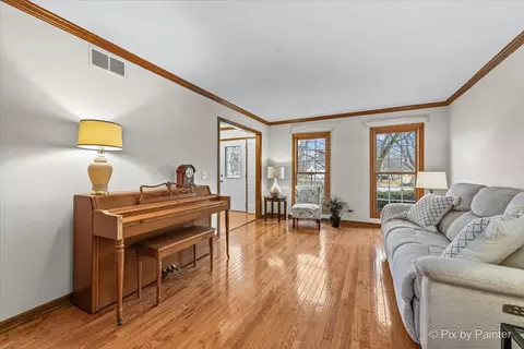 225 Aron Ct, Bartlett, IL 60103 photo 3