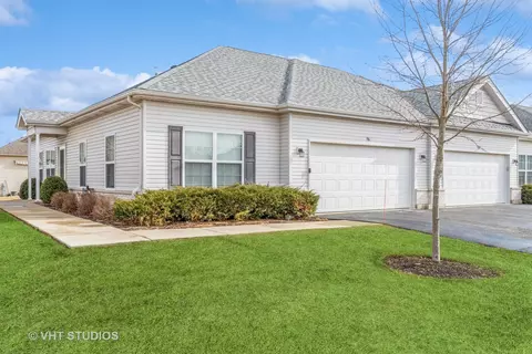 916 Yorktown St, Mchenry, IL 60050