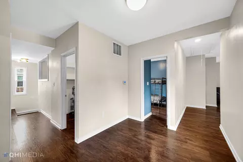 Entry Way - 921 Pine St, Ottawa, IL 61350 photo 2 of 2