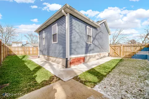 Exterior - 921 Pine St, Ottawa, IL 61350 photo 3 of 4