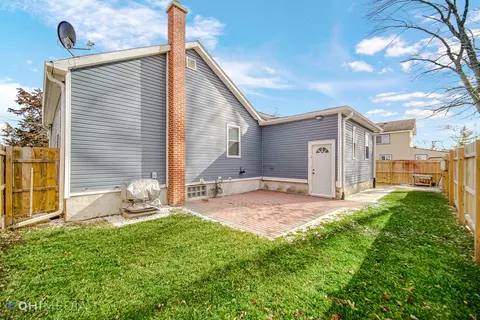 Exterior - 921 Pine St, Ottawa, IL 61350 photo 2 of 4