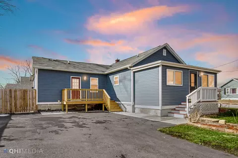 Exterior - 921 Pine St, Ottawa, IL 61350 photo 1 of 4
