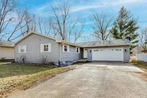 319 E Washington St, Towanda, IL 61776