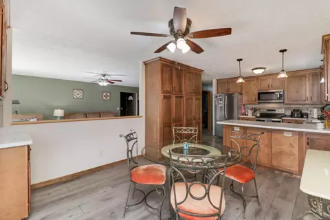 319 E Washington St, Towanda, IL 61776 photo 9