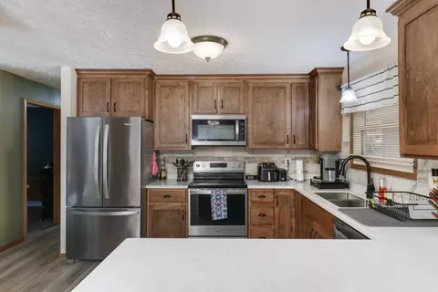 319 E Washington St, Towanda, IL 61776 photo 6
