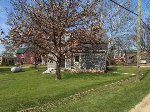 103 W Olive St, Mcconnell, IL 61050