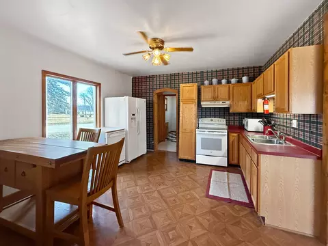 103 W Olive St, Mcconnell, IL 61050 photo 9