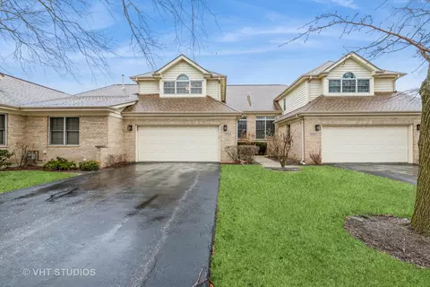 1922 Ivy Ln, Glenview, IL 60026