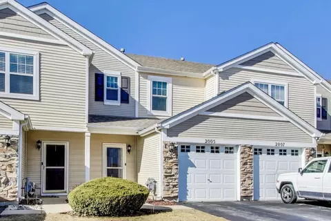 2005 Limestone Ln, Carpentersville, IL 60110