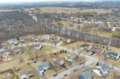 View/Area - 210 River Ct, Minooka, IL 60447 photo 8 of 10