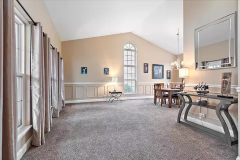 Entry Way - 210 River Ct, Minooka, IL 60447 photo 2 of 4