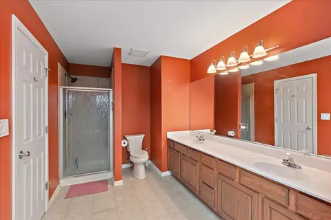 Bath - 210 River Ct, Minooka, IL 60447 photo 3 of 4
