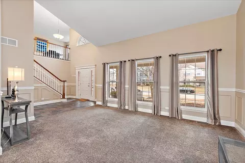 Entry Way - 210 River Ct, Minooka, IL 60447 photo 3 of 4