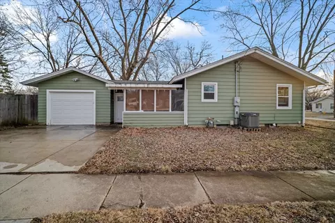 308 N Oak St, Normal, IL 61761 photo 4