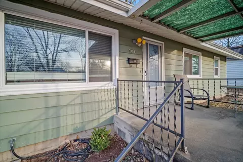 308 N Oak St, Normal, IL 61761 photo 2