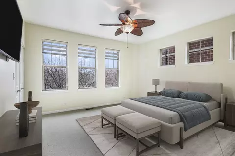 Bedroom - 817 E 38th St, Chicago, IL 60653 photo 2 of 7