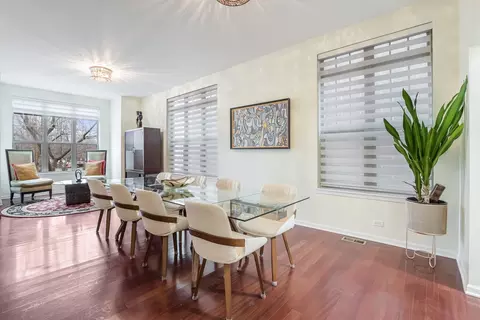 Dining - 817 E 38th St, Chicago, IL 60653 photo 2 of 3