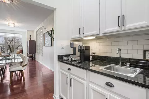 Kitchen - 817 E 38th St, Chicago, IL 60653 photo 3 of 4