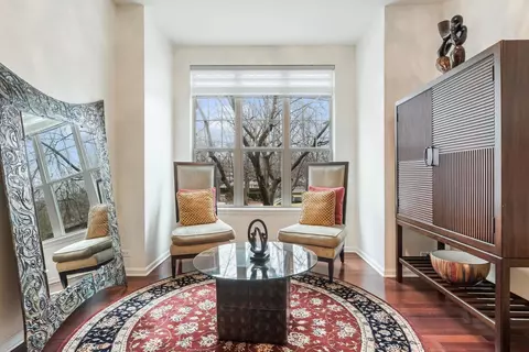 Living - 817 E 38th St, Chicago, IL 60653 photo 1 of 4