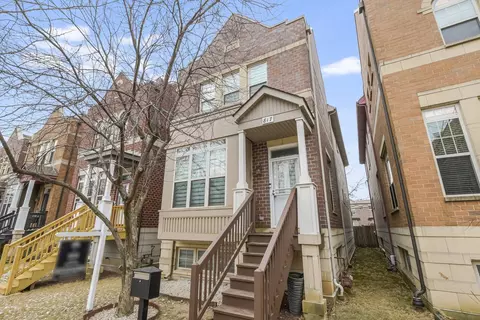 817 E 38th St, Chicago, IL 60653