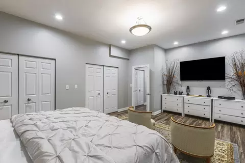 Bedroom - 817 E 38th St, Chicago, IL 60653 photo 7 of 7