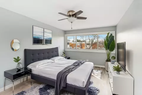 Bedroom - 375 Willow Tree Ct, Hoffman Estates, IL 60169 photo 1 of 1
