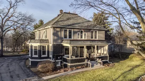 256 Chicago Rd, Oswego, IL 60543