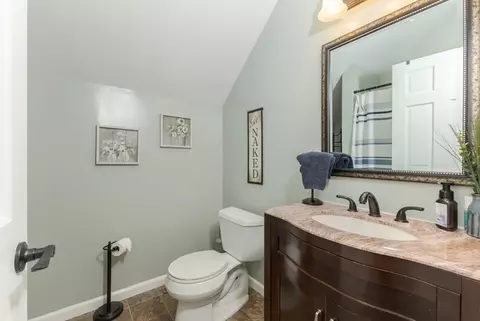 Bath - 1110 N Linden St, Normal, IL 61761 photo 5 of 7
