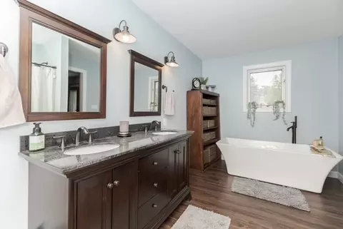 Bath - 1110 N Linden St, Normal, IL 61761 photo 2 of 7